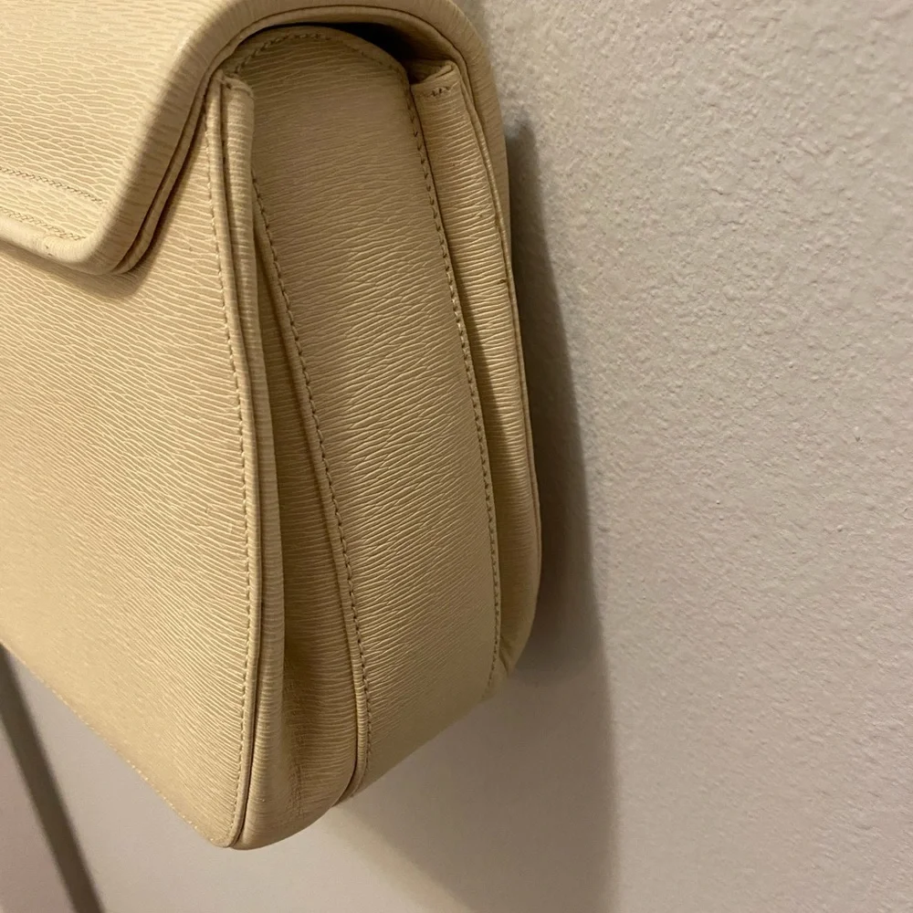 Barry Kieselstein-Cord  cream colored leather shoulder bag signature Alligator - Picture 10 of 16